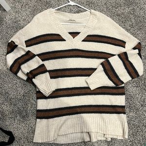 American Eagle V neck Sweater